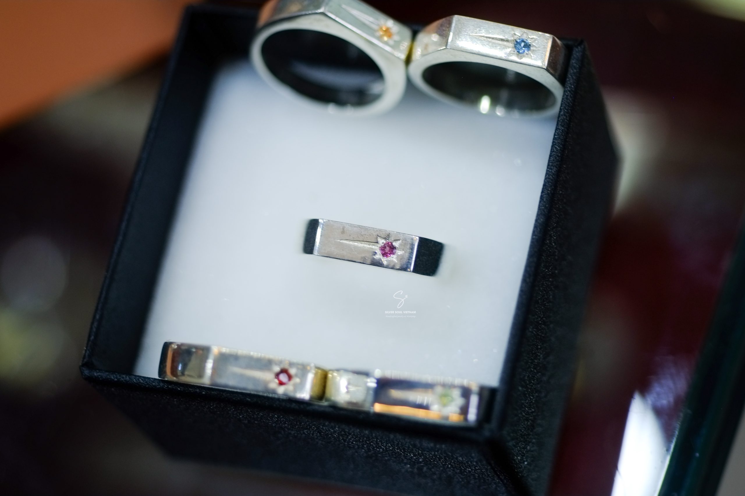 6C5DFAEA-E3F3-4B04-956B-AD1053BA7AD4